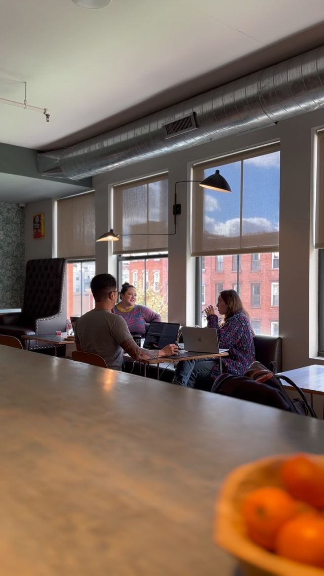 ☀️ midweek groove 
.
.
.
.
.
#workstyle #officespace #focus #workhabits #workhereworkbetter #coworkingspace #tech #imaginemore #coworking #officestyle #smallbiz #freelancer #jerseycity #hoboken #worklifebalance #manhattan #create #nature #earthday #retreat #jerseycityart #jerseycity #jc #jerseycityartist #jerseycityevents #andco #events #community #jerseycitynj #jerseycitylocal